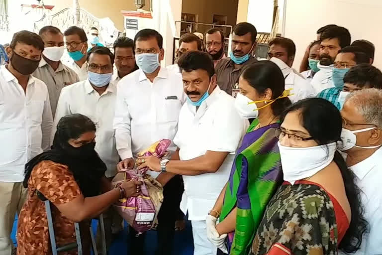 minister talasani grocery distribution in amberpet