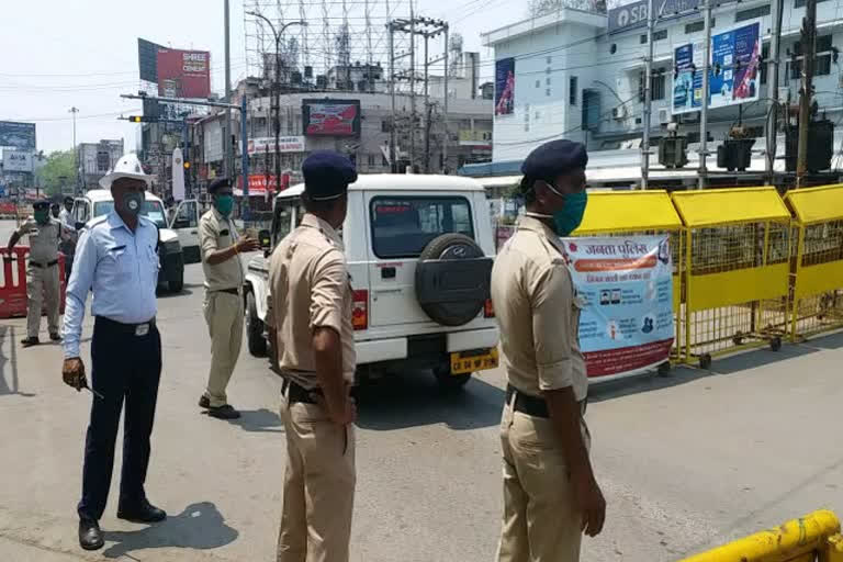 police in action against vehicles since the lock down in raipur