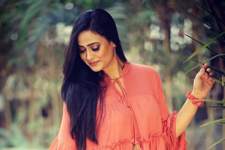 Fake Facebook account made in the name of Shweta Tiwari, said - Report it, I am not