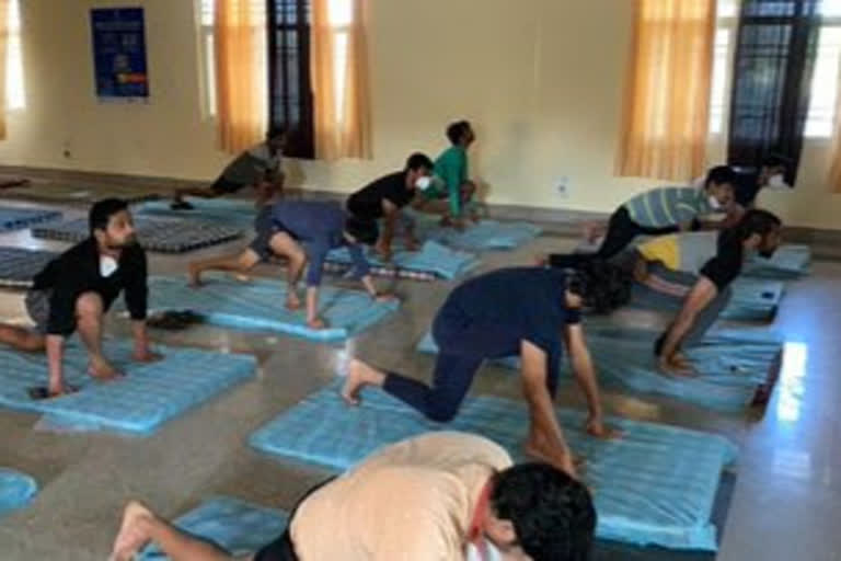 ITBP begins yoga classes for inmates at COVID-19 quarantine facility in Delhi