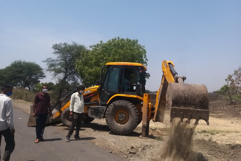 Village roads sealed to prevent infection, external entry denied