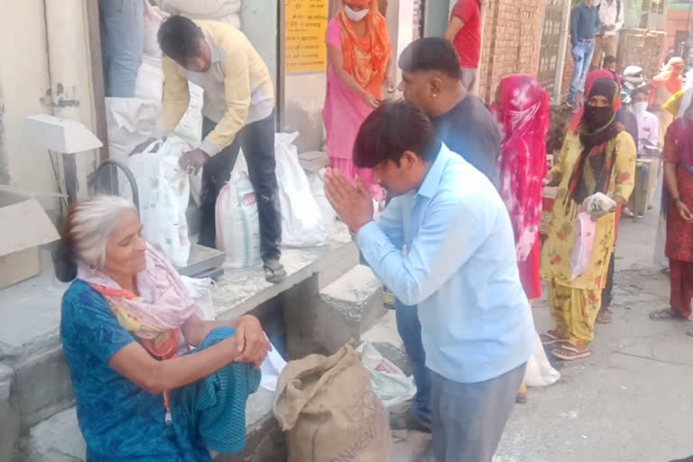 During lockdown, people are also given millet with flour in rohtak