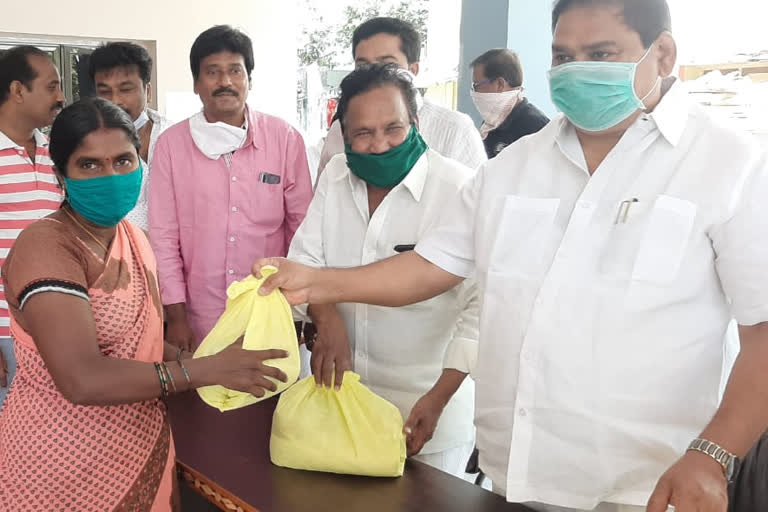 daily needs distributed to purapalaka workers tiruvuru