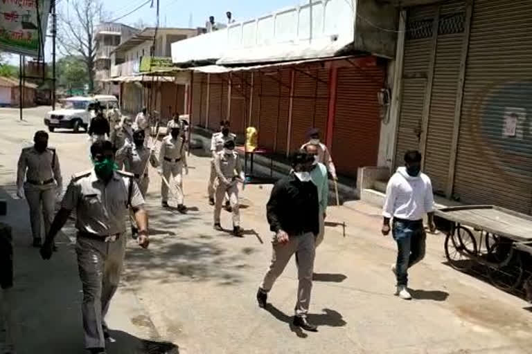 Police took out flag march during lockdown