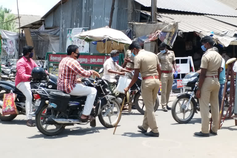 ஊரடங்கை மீறியவர்களை எச்சரித்த காவல்துறை