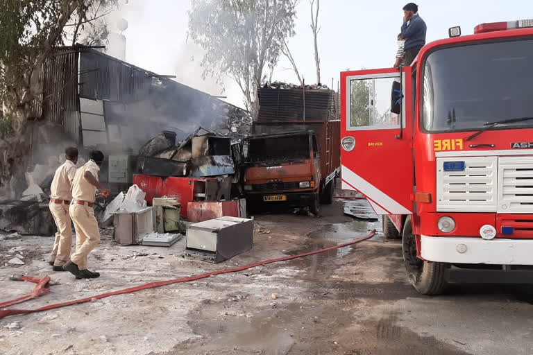 jaipur news, caught fire, short circuit, Junk warehouse