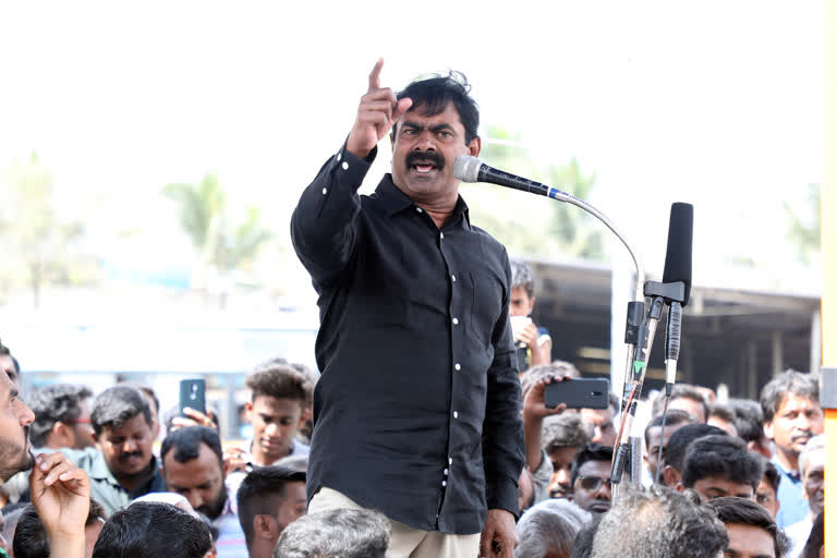 seeman criticised central for seized the corona test eqiupments imported by tn govt