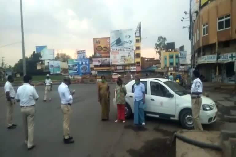 home quarantine people roaming in road