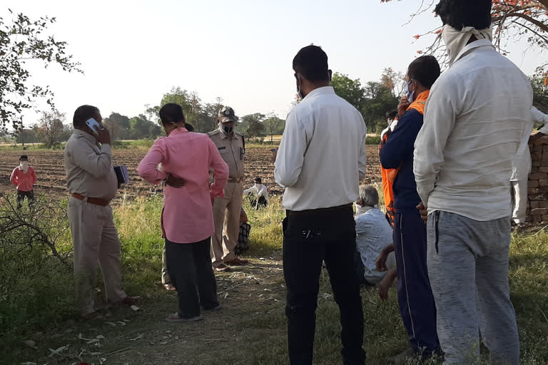 Minor boy girl jumped into the well in Ratlam