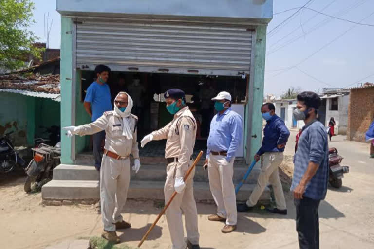 Action on three shops for violation of lockdown.
