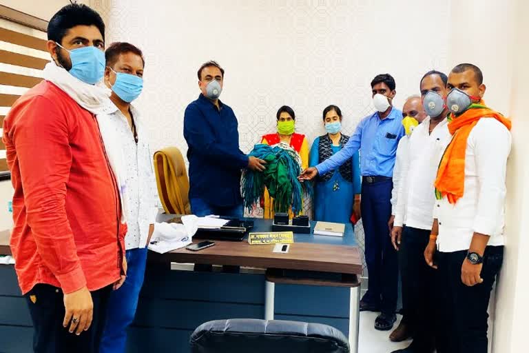 gariyaband muncipality distributed mask