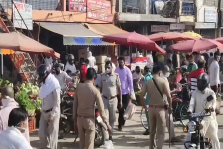 People not follow lockdown rule in Dadri vegetable market in Greater Noida