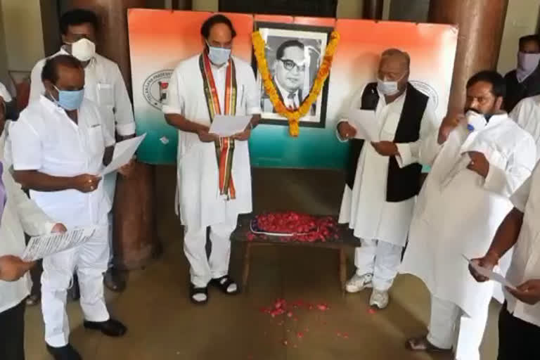 Congress leaders paid tribute to Ambedkar