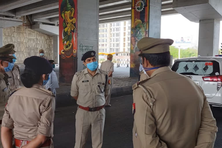 ghaziabad SSP inspected border area as lockdown time increased to 3 may