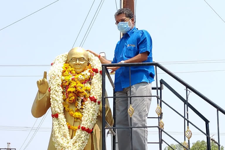 NARAYAN PET MLA GARLANDS AMBEDKAR STATUE