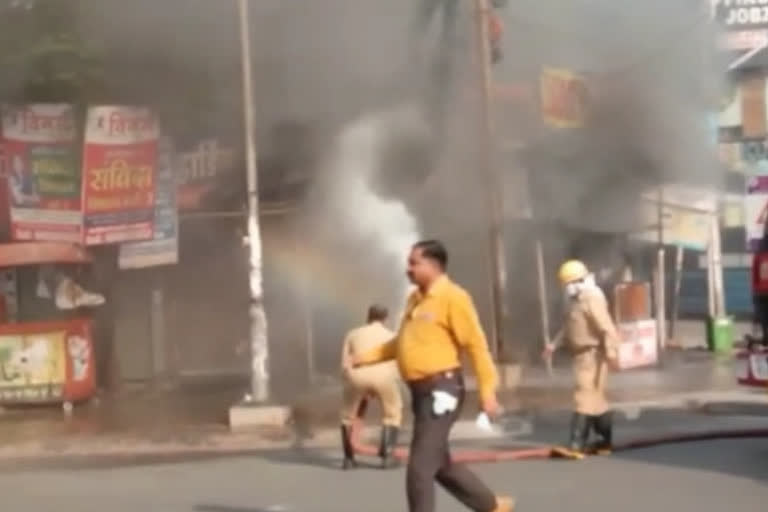 a-sudden-fire-broke-out-in-the-dhaba-during-lockdown-in-indore