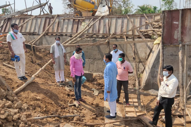 Mohan Markam visits rural area regarding Corona