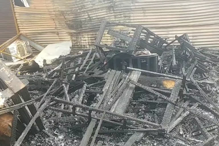 fire in furniture market of chandigarh