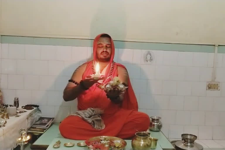 Ishtalinga Pooja at Hukkeri Mata