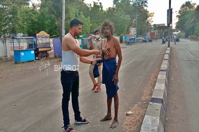 A young man in Vijayapura dressed as a mentally ill