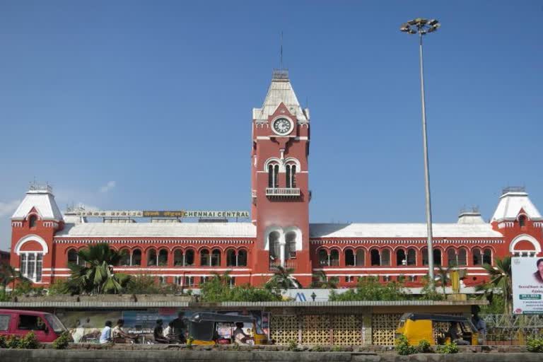 police-forces-increased-in-chennai-central-railway-station-due-to-protest-in-mumbai