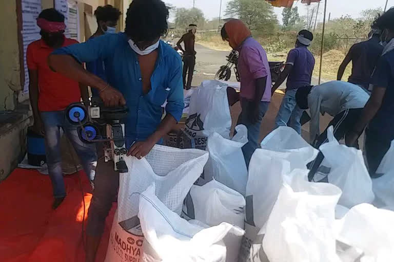 Wheat procurement has started, fewer farmers reach the earning center on the first day