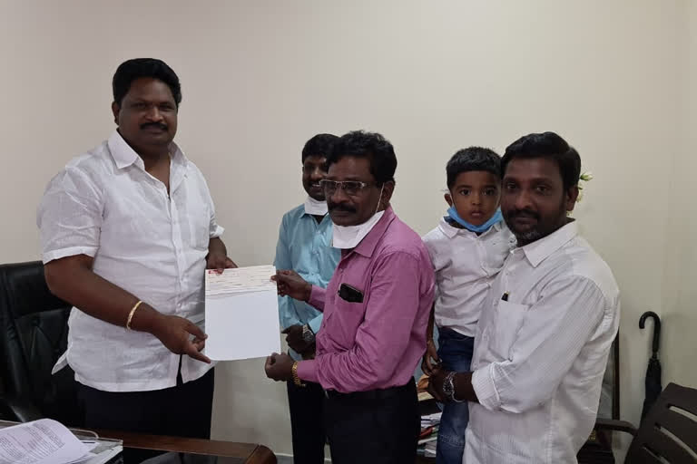 Church of Christ charity donated one lakh to cm relief fund at atreyapuram