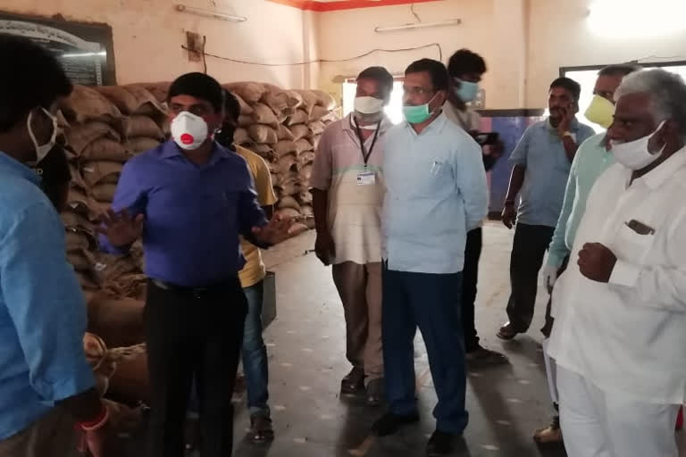 visakha joint collector met ration delears