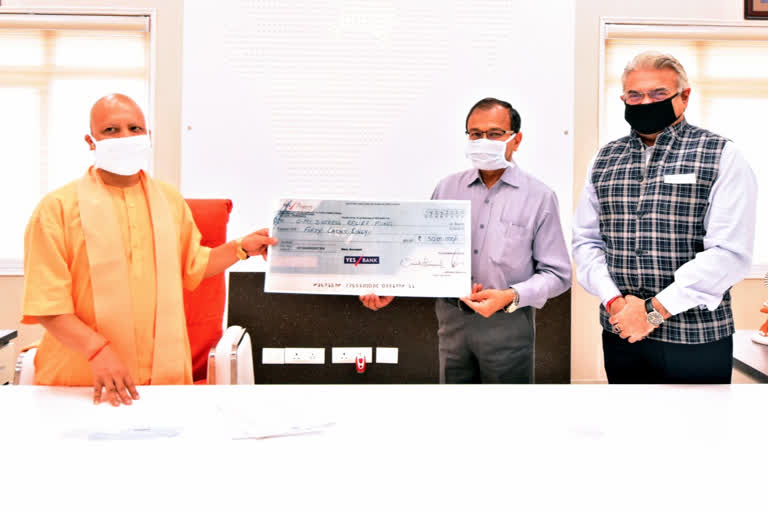 golf club donated fifty lakhs