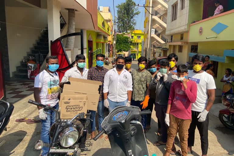 Body builder  distributing food in Bangalore