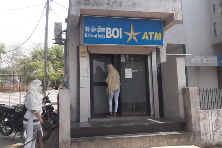 no availability of money in atm