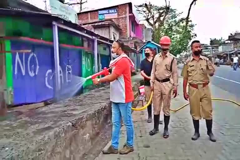 কোভিড-19 : টিংখাঙত বিধায়ক বিমল বৰাৰ সজাগতামূলক পদক্ষেপ