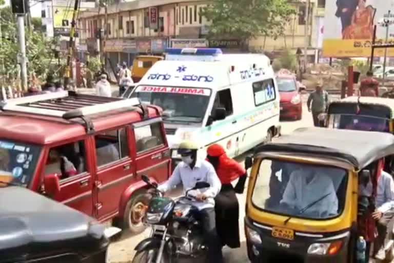 ದಾವಣಗೆರೆಯಲ್ಲಿ ಲಾಕ್​ ಡೌನ್​ ಉಲ್ಲಂಘಿಸಿದ ಸವಾರರು