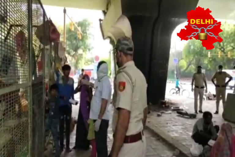 people living on sidewalk to Shelter home