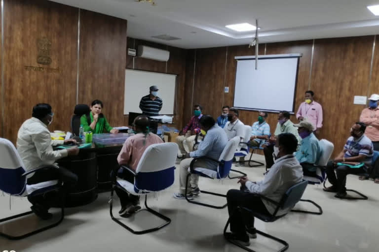 warangal corporation commissioner emergency meeting with health officials