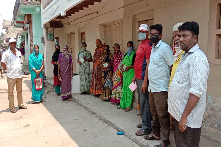 ಬಡವರಿಗೆ ಸಿಗುತ್ತಿಲ್ಲ ಪಡಿತರ ಧಾನ್ಯ