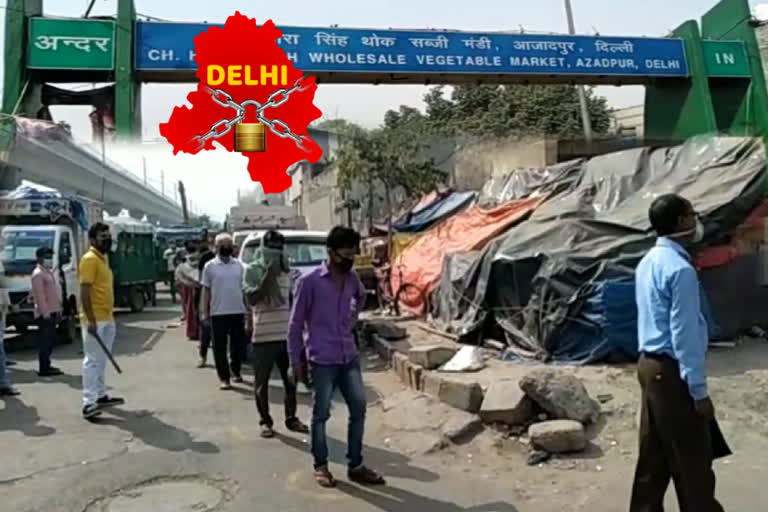 long line outside azadpur sabji mandi