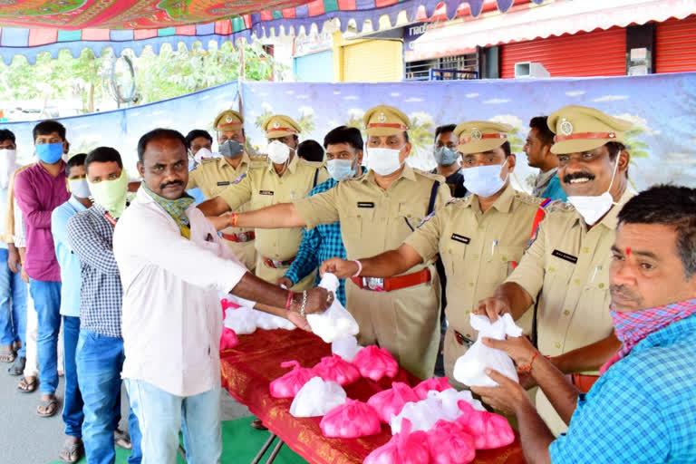 nirmal Sp shashidhar raju distributed eggs to police