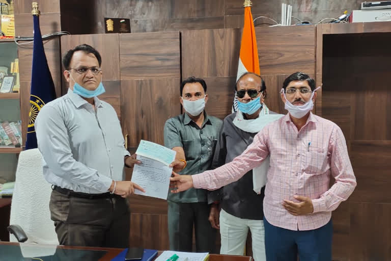 mahamaya mandir donated 51 one thousand to cm relief fund in bemetara