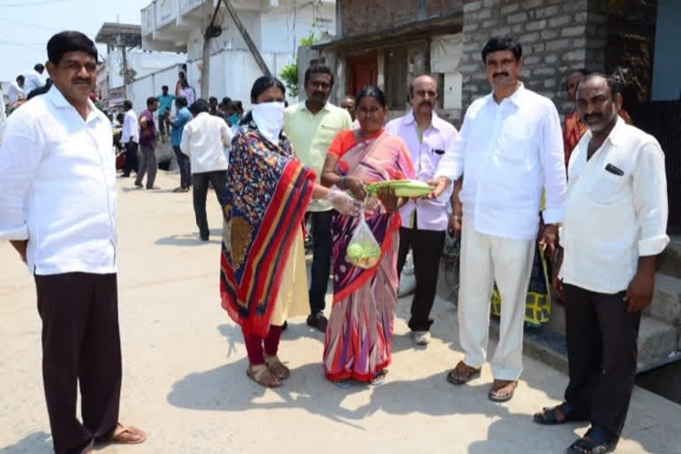 TDP leaders distributed essential commodities to the poor people