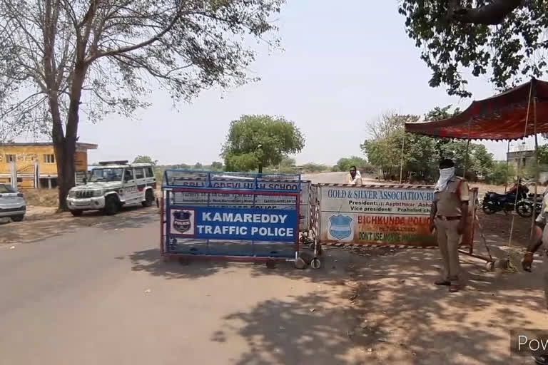 Police who set up more surveillance in border areas of kamareddy