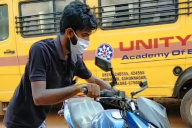 Man repairs corona worriers vehicle freely in Mangalore