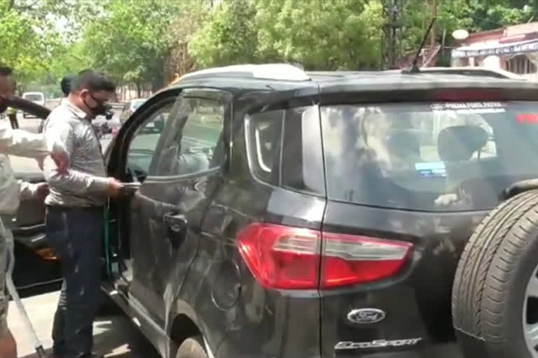 Bihar vehicle caught by police during ongoing check in Dhanbad