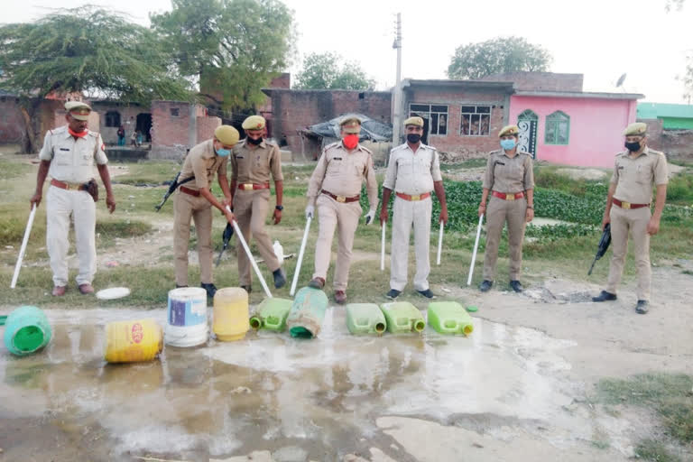 लॉकडाउन के दौरान अवैध शराब माफियाओं के खिलाफ ताबड़तोड़ कार्रवाई