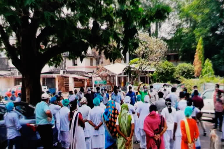 Para medical staff boycott BCCL Central Hospital in Dhanbad