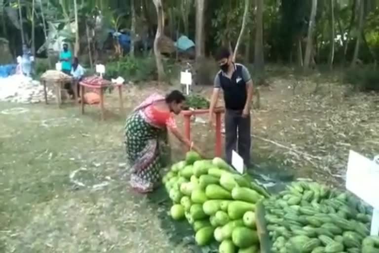 one rupee bazaar in Bongaon west bengal