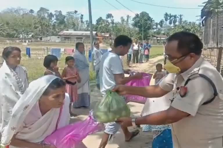 A police officer helped many poor family at Jorhat due to Lockdown