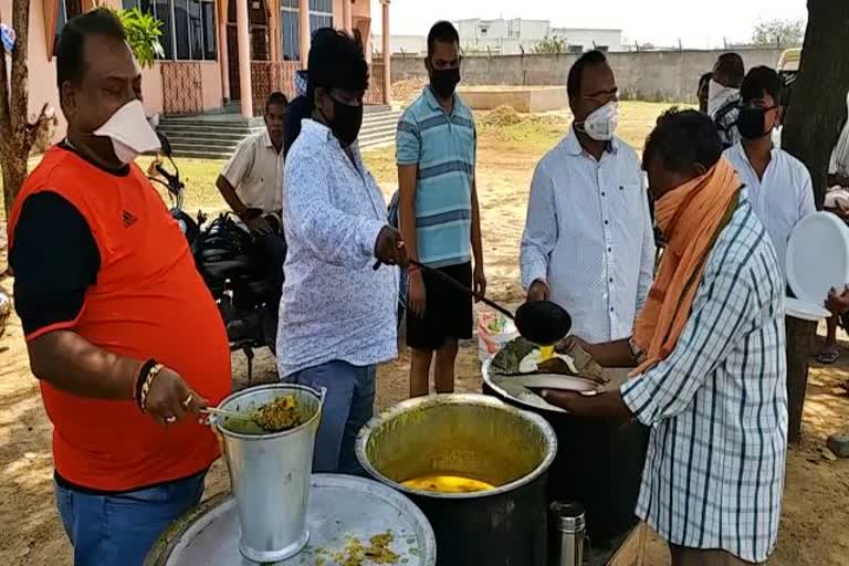 Modi food center opened in Seraikela