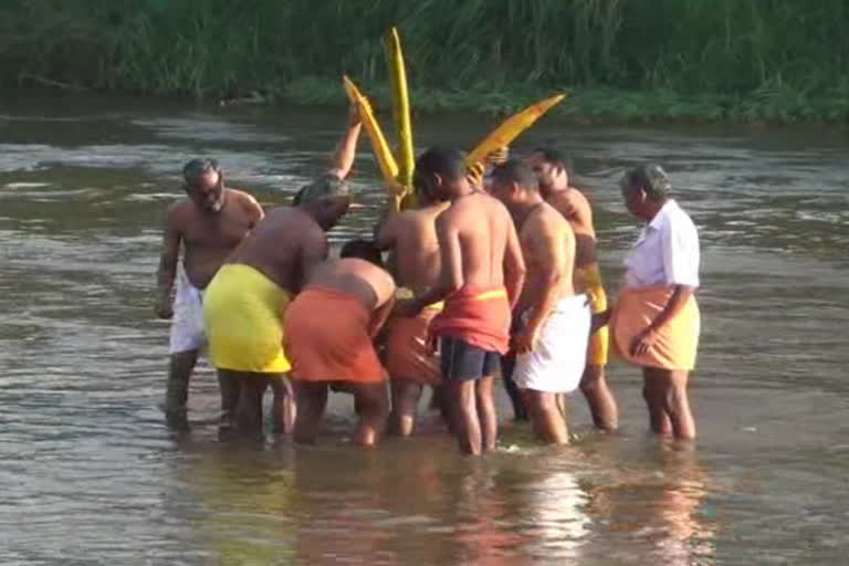 வீரபாண்டி ஸ்ரீகௌமாரியம்மன் கோயில்