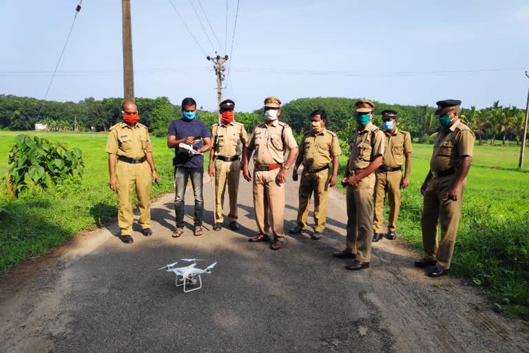 വ്യാജ വാറ്റ് കേന്ദ്രങ്ങള്‍ പത്തനംതിട്ട  എക്സൈസ് വകുപ്പ് ഡ്രോണ്‍ നിരീക്ഷണം  എക്സൈസ് സര്‍ക്കിള്‍ ഇന്‍സ്പെക്ടര്‍  illicit liquor in pathanamthitta  drone used by excise department